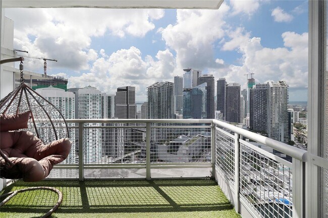 Building Photo - 350 S Miami Ave