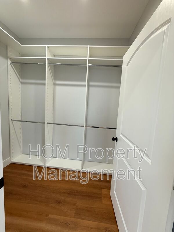 Building Photo - 5233 Bellflower Blvd