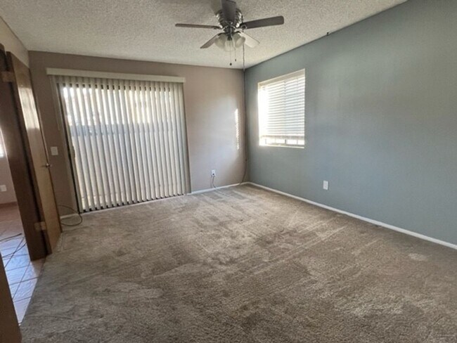 Building Photo - 1 Br Condo on lower level! Gated community