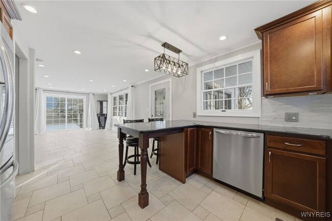 Building Photo - 151 Conant Dr