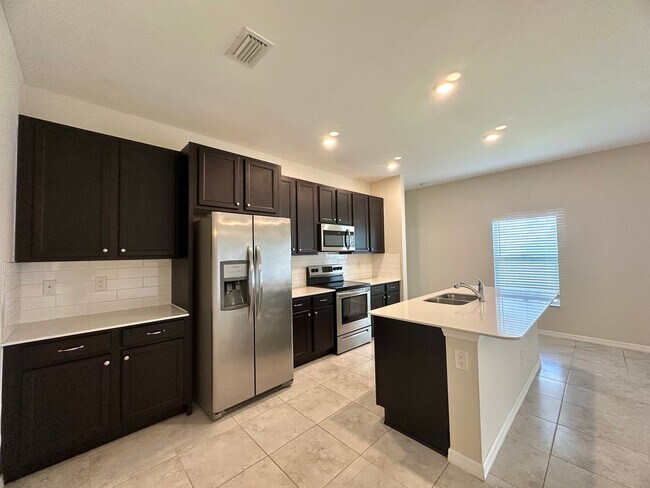 Building Photo - 624 Corrientes Cir
