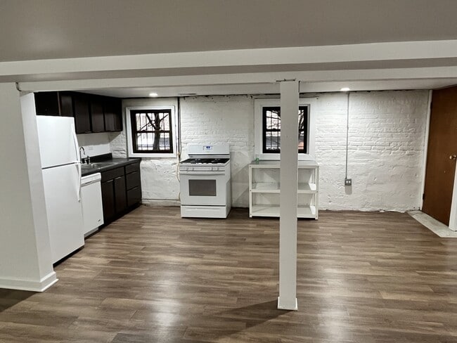 Building Photo - 3053 N Haussen Ct