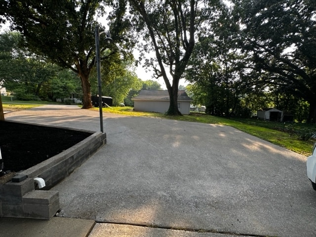 Building Photo - 2208 Sanderson Rd