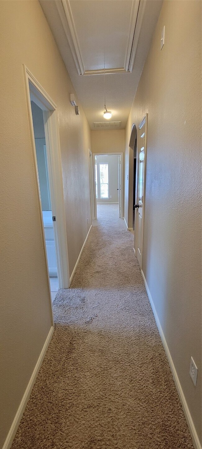 Building Photo - 98 S Regan Mead Cir