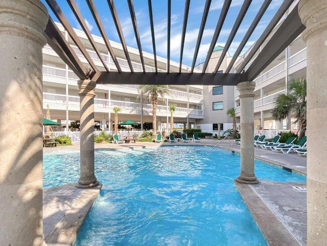Building Photo - 6102 Seawall Blvd