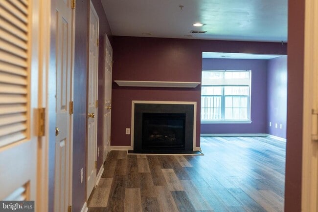Building Photo - 46055 Gooseneck Dr