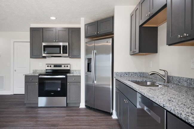 Building Photo - 445 Skylar Dr