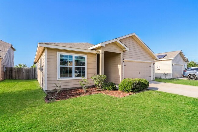 Building Photo - 3004 Oak Ln