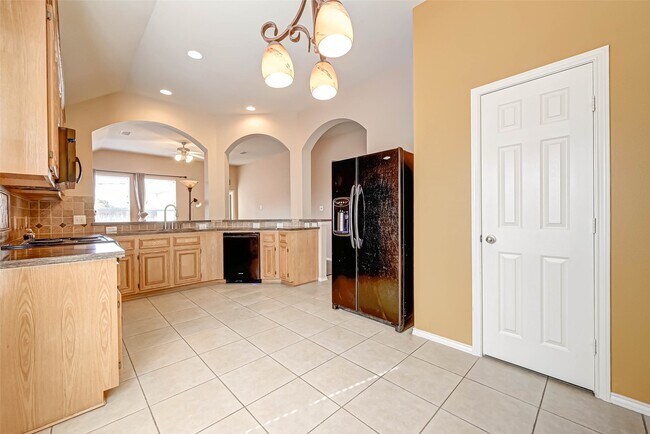Building Photo - 3403 Sparta Dr
