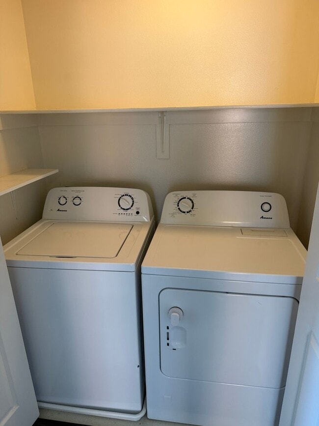 Building Photo - Terrific 2-Bedroom Condo in Guard gated community