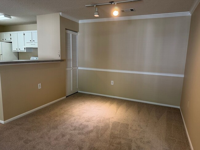 Building Photo - Spacious 2B/2B Renovated Condo - The Reserve in Bluffton - No July Rent!!