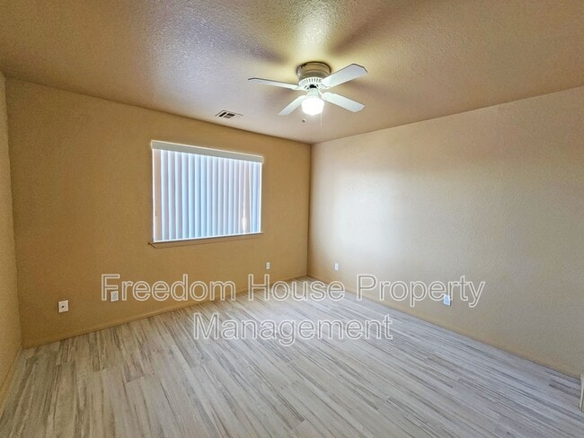 Building Photo - 3280 E Winery Rd