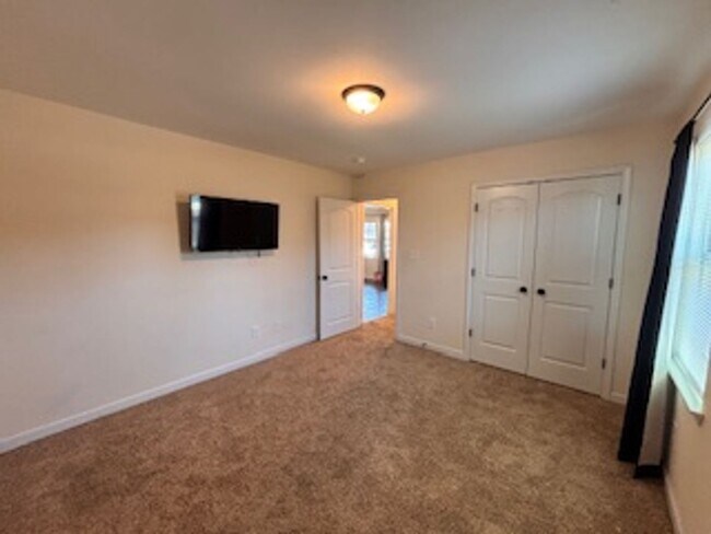 Building Photo - 216 Tappi Ter