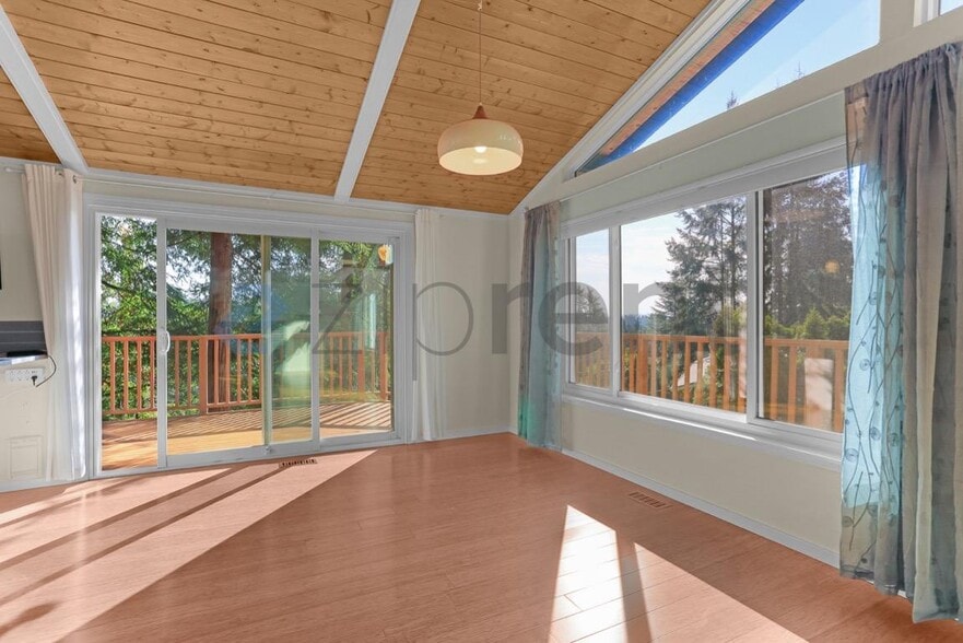 Building Photo - Unit