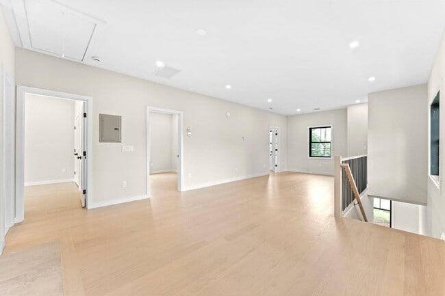 Building Photo - 165 Jefferson Ave