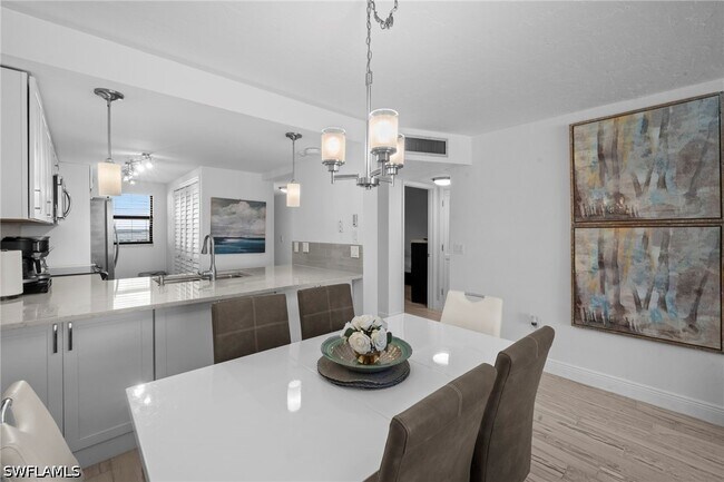 Building Photo - 6400 Estero Blvd