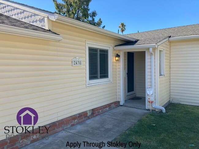 Building Photo - 2438 Upland Dr