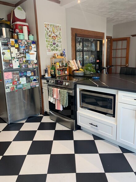Building Photo - 83 Litchfield St
