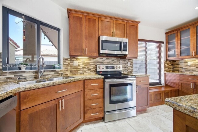 Building Photo - 561 SW 87th Ct