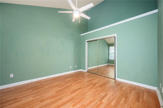 Building Photo - 915 Wentworth Ct