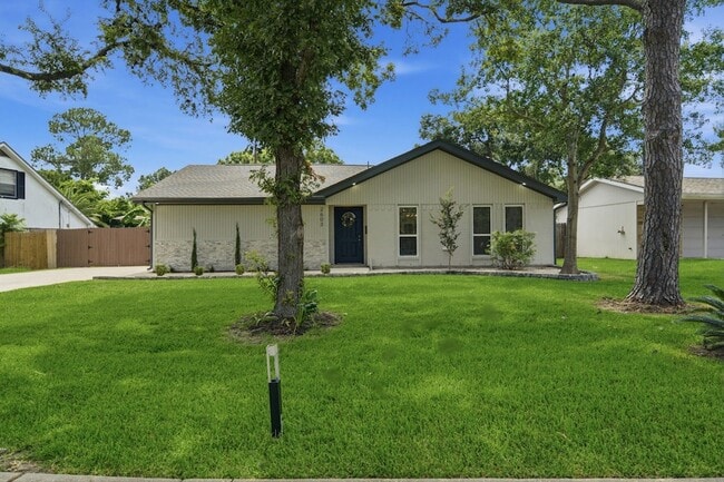 Building Photo - 2603 Baycrest Dr