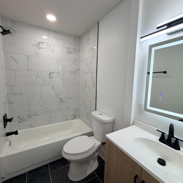 Building Photo - 1338 Sharon St NW