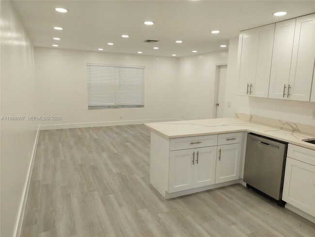 Building Photo - 2319 Johnson St