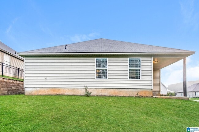 Building Photo - 11 Cottage Ln