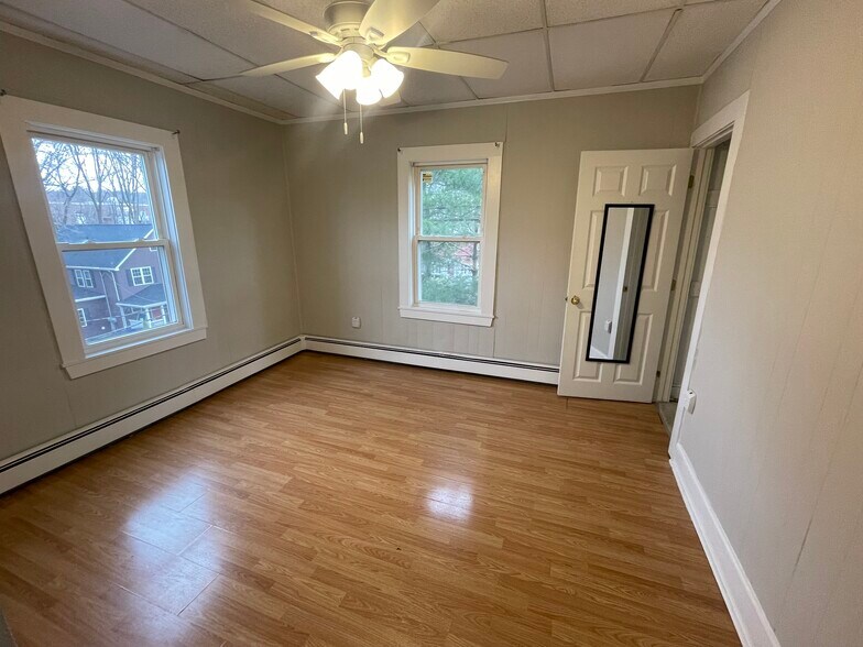 Bedroom 1 - 75 Saunders St