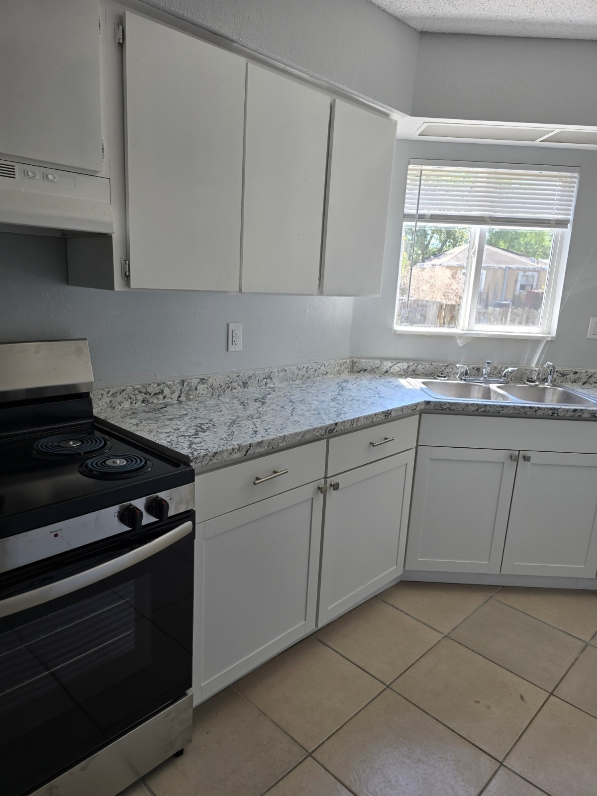 Building Photo - 3624 Meriden Ave