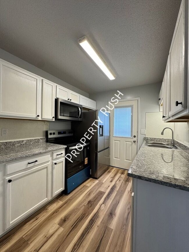 Building Photo - 3210 Joselin Ln