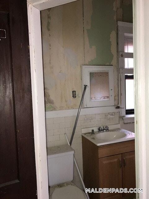 Building Photo - 17-19-19 Washington St S