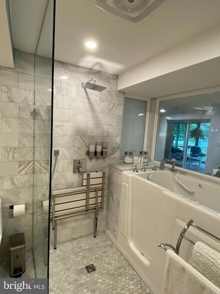 Building Photo - 14480 Woodstar Ct