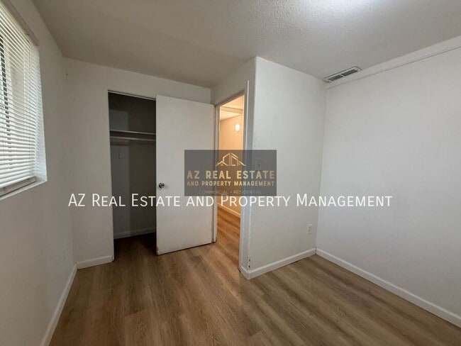 Building Photo - 1218 W Cinnabar Ave