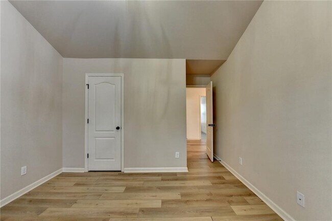 Building Photo - 5013 Groover Dr