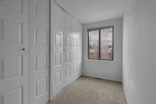 Building Photo - 3 Trolley Crossing Ln