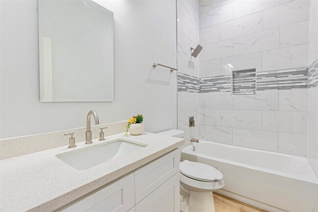 Building Photo - 4206 Mason Dr