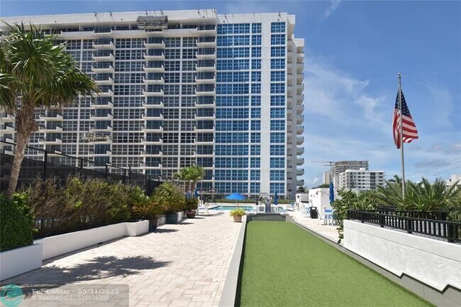 Building Photo - 525 N Ocean Blvd