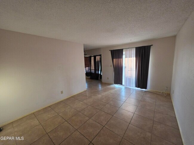 Building Photo - 217 Palmary Dr