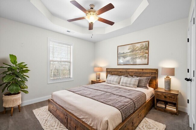 Building Photo - 3 Bed 2/2 Bath home nestled on an Acre of ...