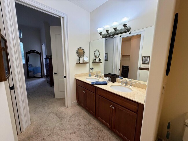 Building Photo - 20 Orange Ave