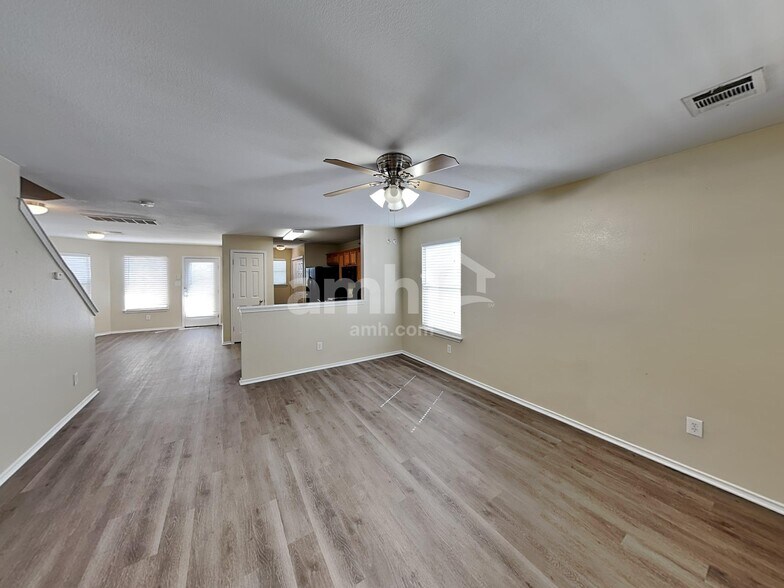 Building Photo - 2844 Deerfern Ln