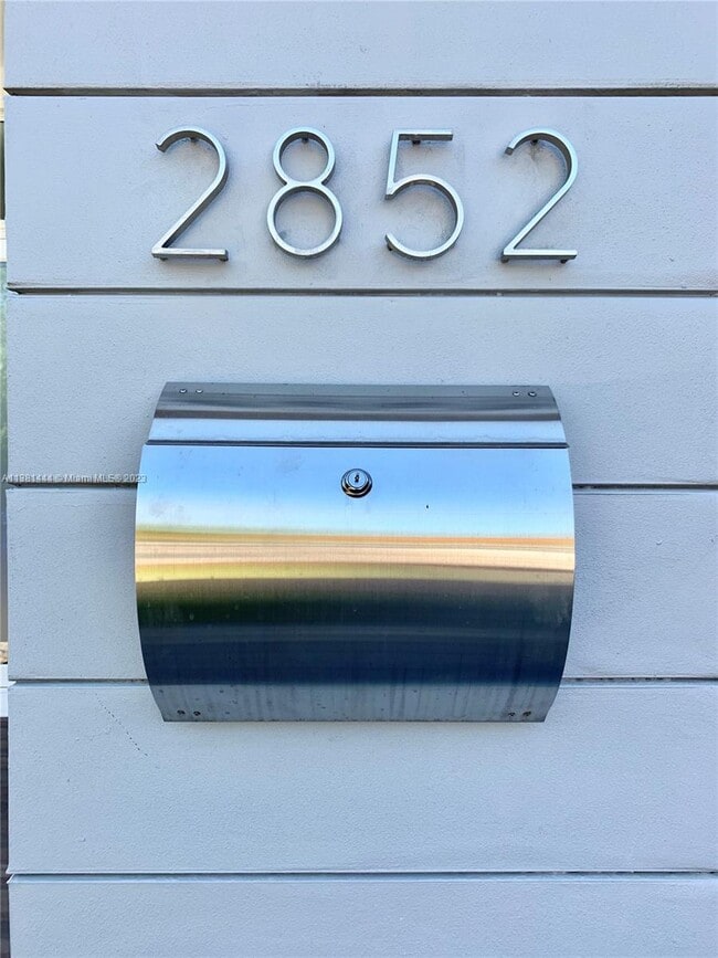 Building Photo - 2852 SW 32nd Ct