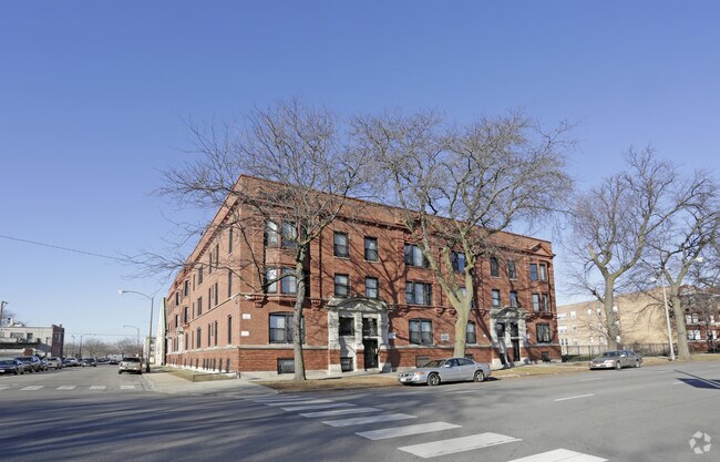 Primary Photo - 4750 S Michigan Ave