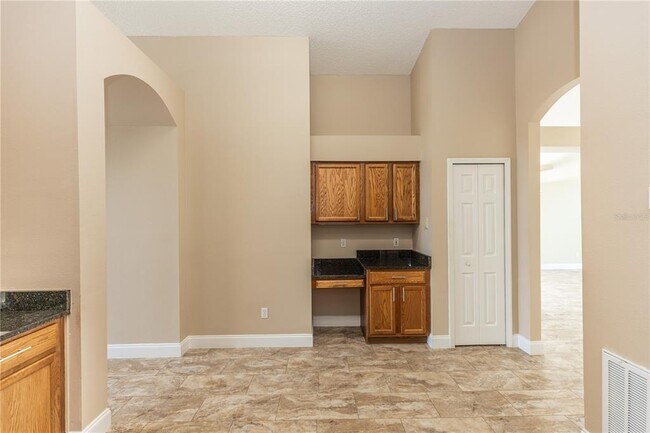Building Photo - 128 Brushcreek Dr