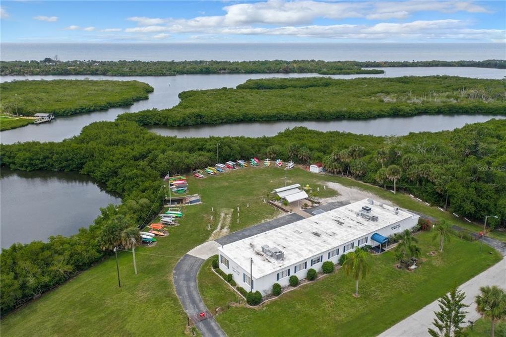 Building Photo - 1440 Everest Rd