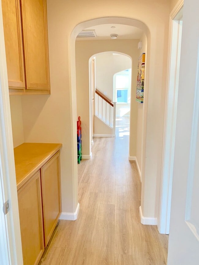 Building Photo - Perfect Shape Large 3 Story Single Family ...