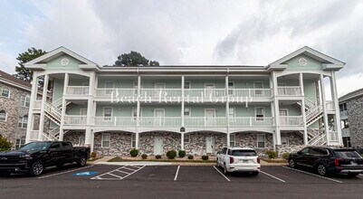 Building Photo - Furnished Unit Overlooking Golf Course