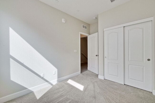 Building Photo - Exquisite 3 bed 3 bath home in San Jose Blossom Hill area!