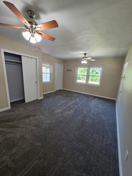 Building Photo - 1641 Meadowbrook Ave